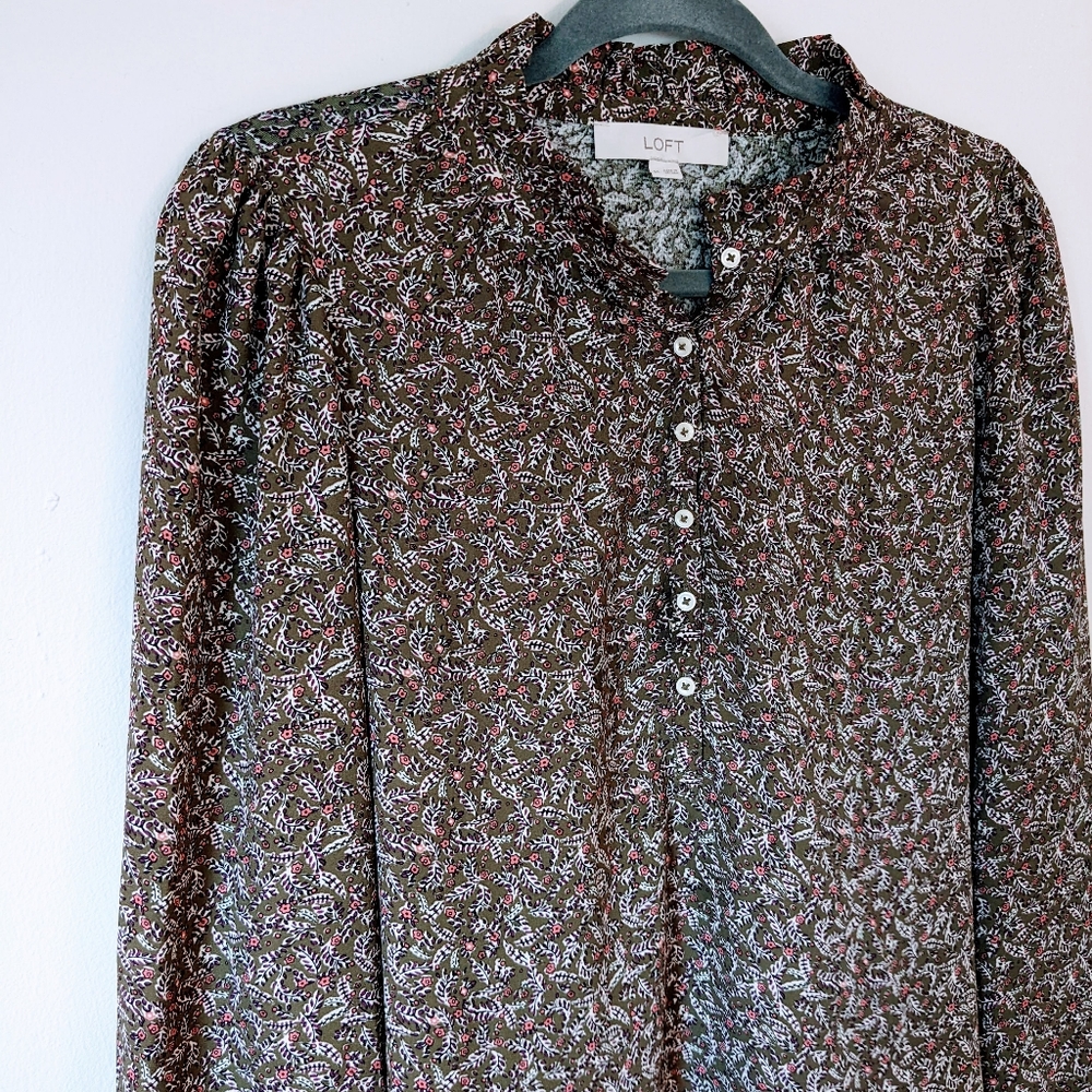 NWOT LOFT Ruffle Neck Top - Picture 3 of 9